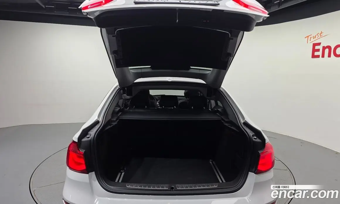 BMW 3 серия 2017 2.0 автомат (гидро), фото 20
