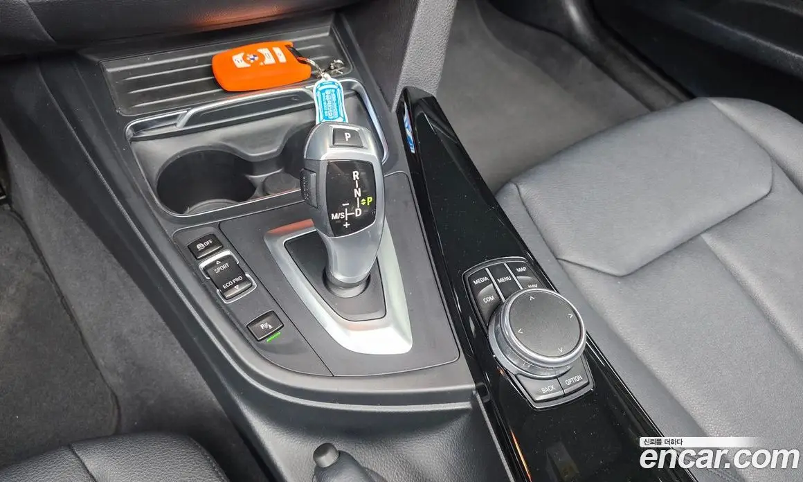 BMW 3 серия 2017 2.0 автомат (гидро), фото 9