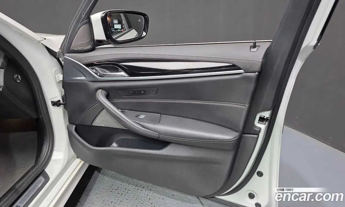 BMW 5 серия 2022 2.0 автомат (гидро), фото 14