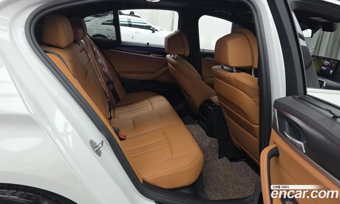 BMW 5 серия 2023 2.0 автомат (гидро), фото 17
