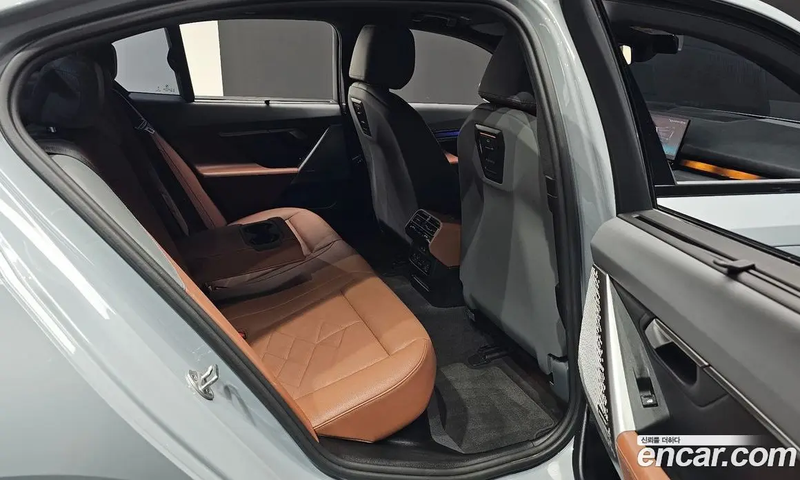 BMW 5 серия 2024 2.0 автомат (гидро), фото 16