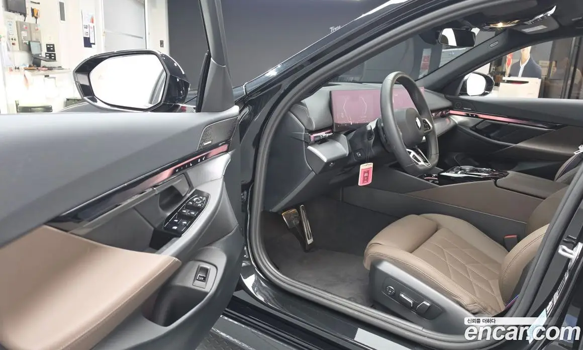 BMW 5 серия 2025 2.0 автомат (гидро), фото 10