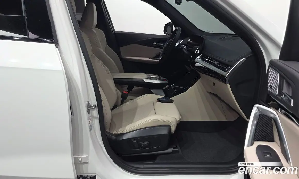BMW X1 2024 2.0 автомат (гидро), фото 16