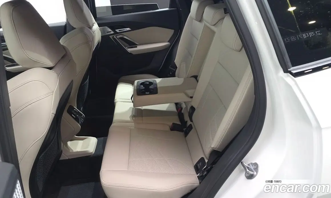 BMW X1 2024 2.0 автомат (гидро), фото 18