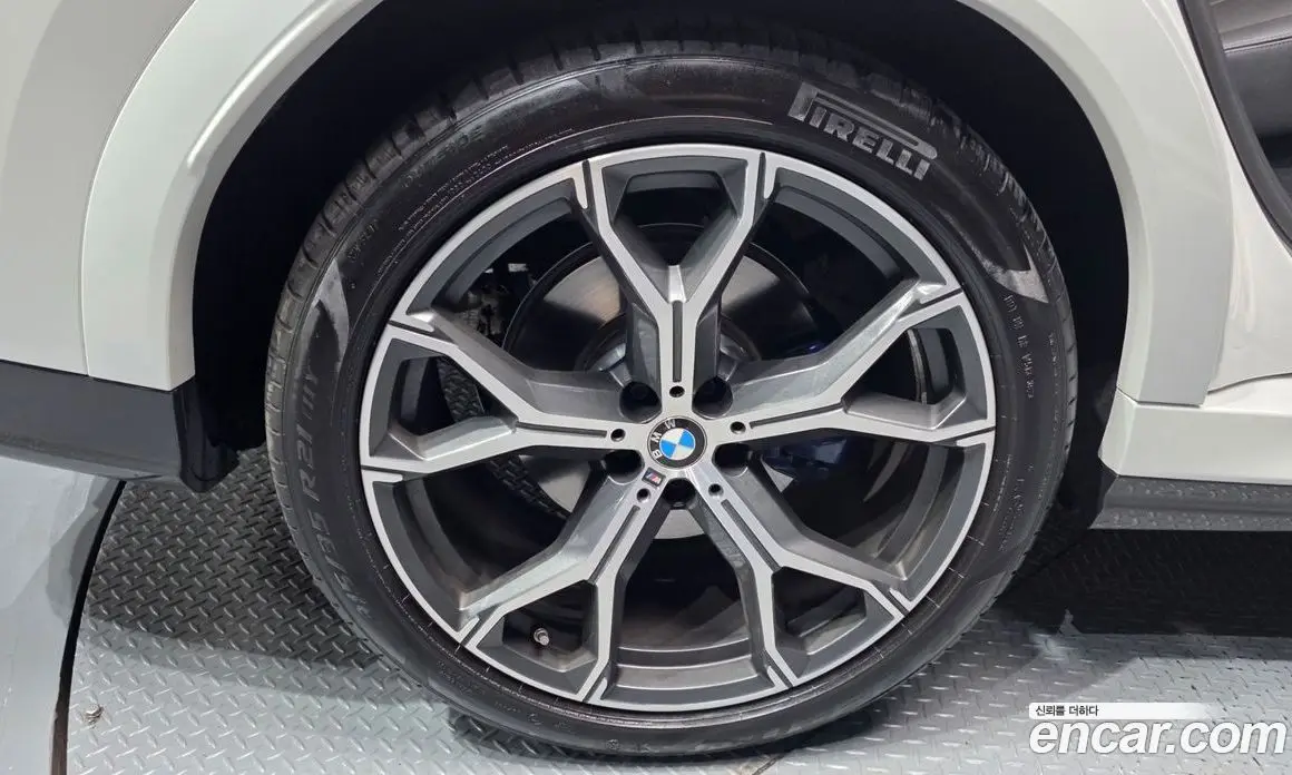 BMW X6 2024 3.0 автомат (гидро), фото 5