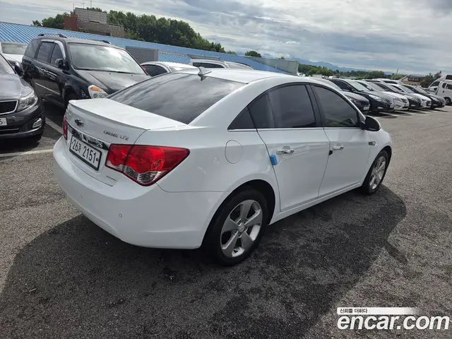 Chevrolet Cruze 2011 2.0 автомат (гидро), миниатюра 7