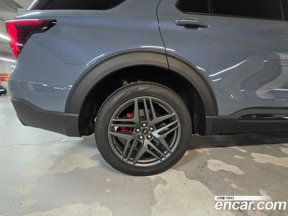 Ford Explorer 2025 2.3 автомат (гидро), фото 14