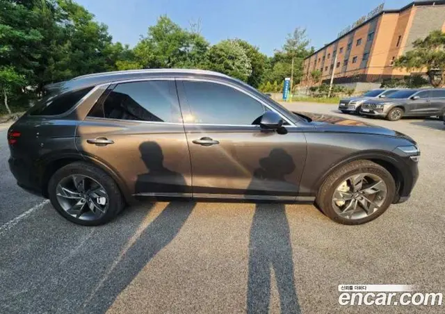 Genesis GV70 2024 0.1 автомат (гидро), миниатюра 12