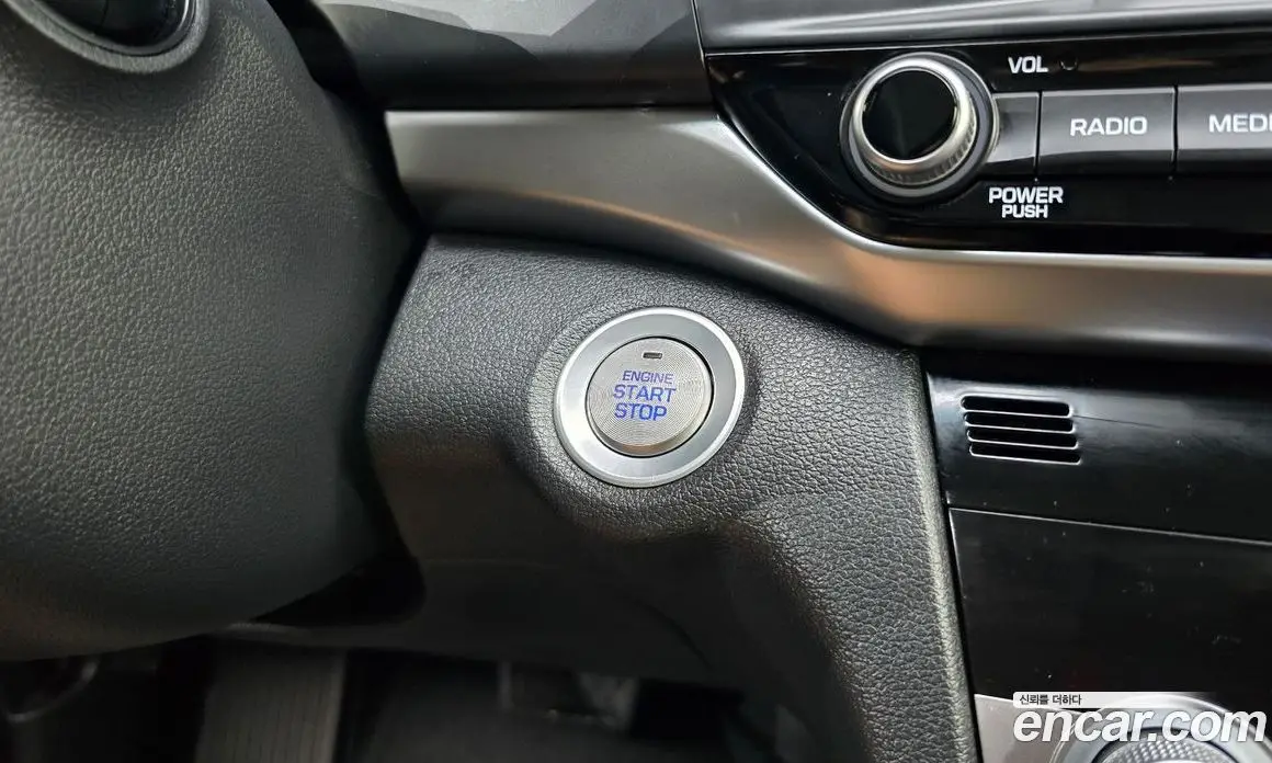 Hyundai Avante 2019 1.6 автомат (гидро), фото 28