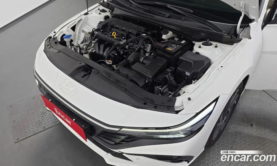 Hyundai Avante 2023 1.6 автомат (гидро), фото 6