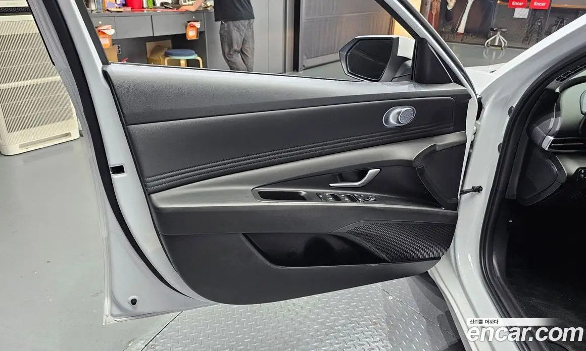 Hyundai Avante 2023 1.6 автомат (гидро), фото 14