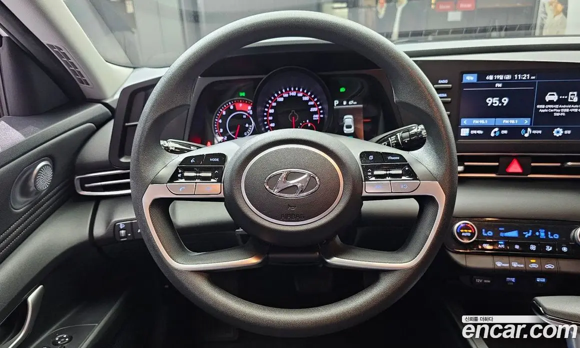 Hyundai Avante 2023 1.6 автомат (гидро), фото 20