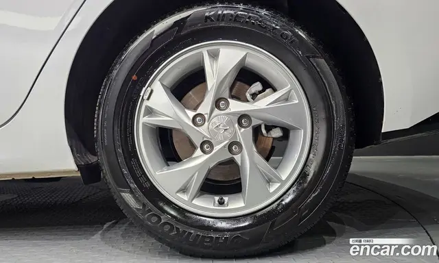 Hyundai Avante 2023 1.6 автомат (гидро), миниатюра 7
