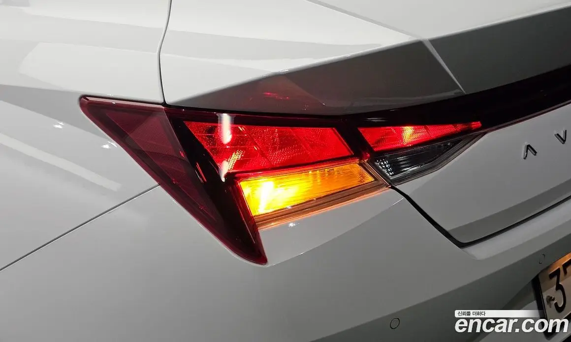 Hyundai Avante 2023 1.6 автомат (гидро), фото 9