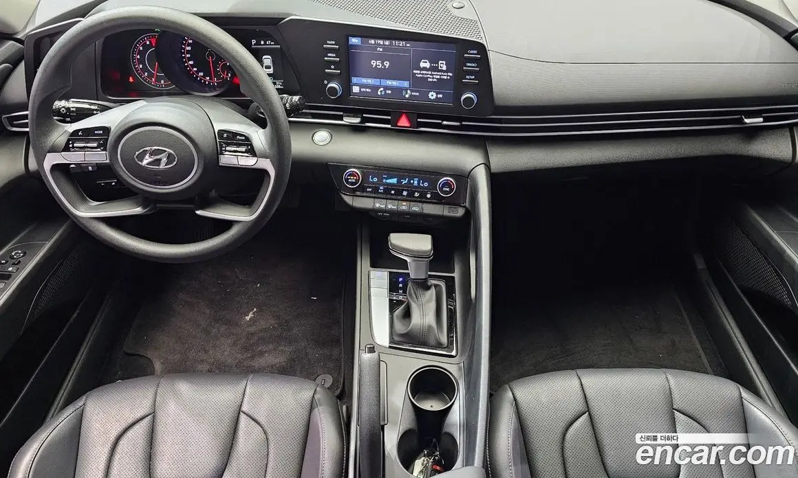 Hyundai Avante 2023 1.6 автомат (гидро), фото 10