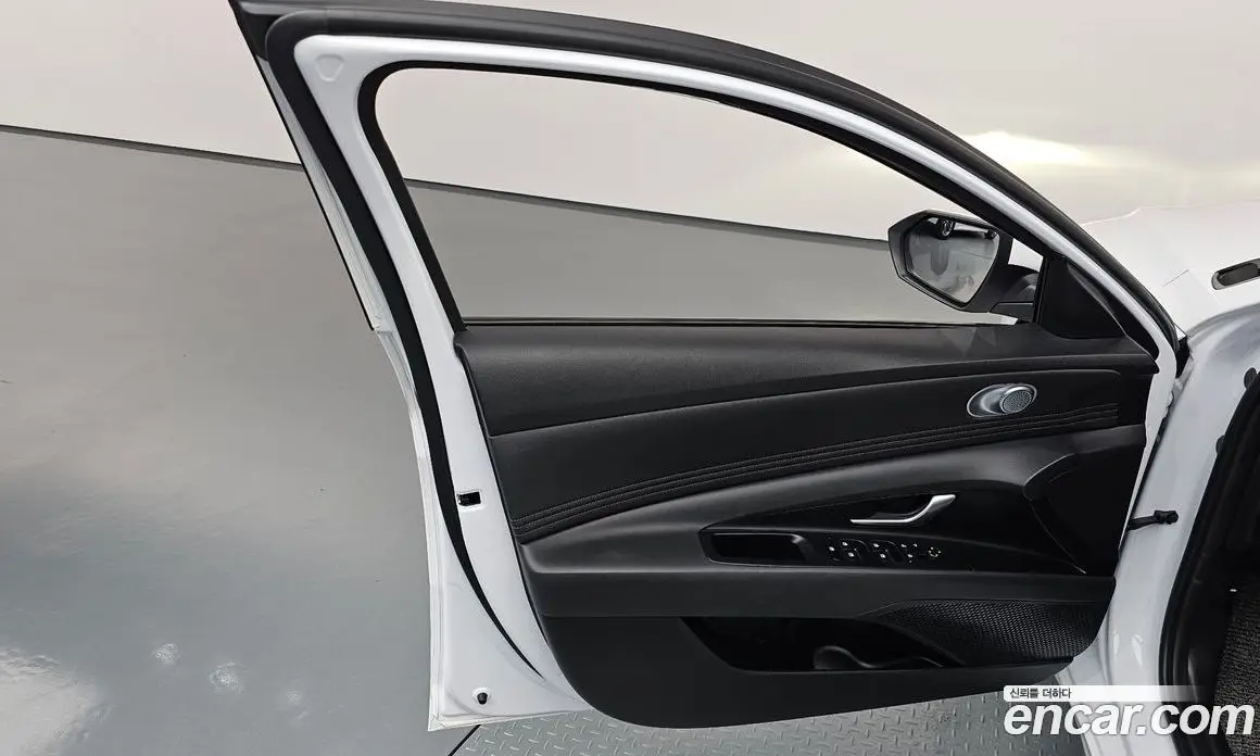 Hyundai Avante 2025 1.6 автомат (гидро), фото 14
