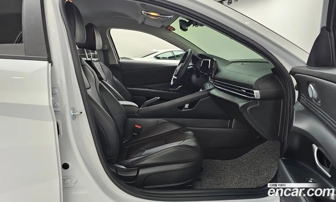 Hyundai Avante 2025 1.6 автомат (гидро), фото 16