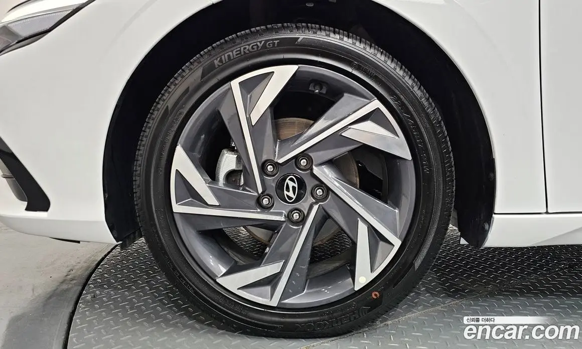 Hyundai Avante 2025 1.6 автомат (гидро), фото 5
