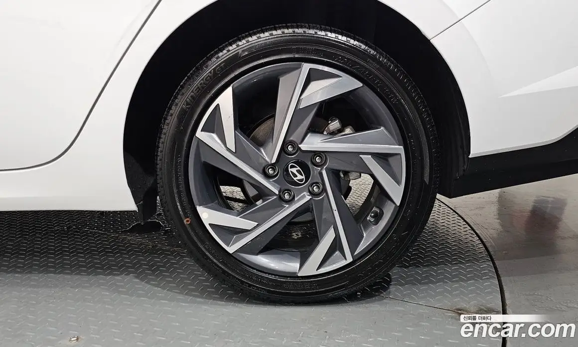 Hyundai Avante 2025 1.6 автомат (гидро), фото 7