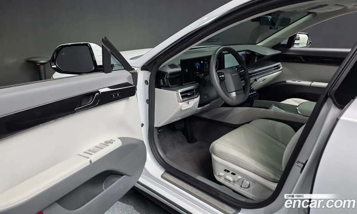 Hyundai Grandeur 2023 2.5 автомат (гидро), фото 13
