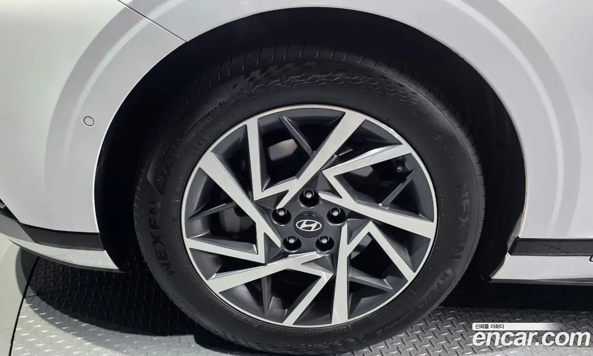Hyundai Grandeur 2023 2.5 автомат (гидро), фото 5
