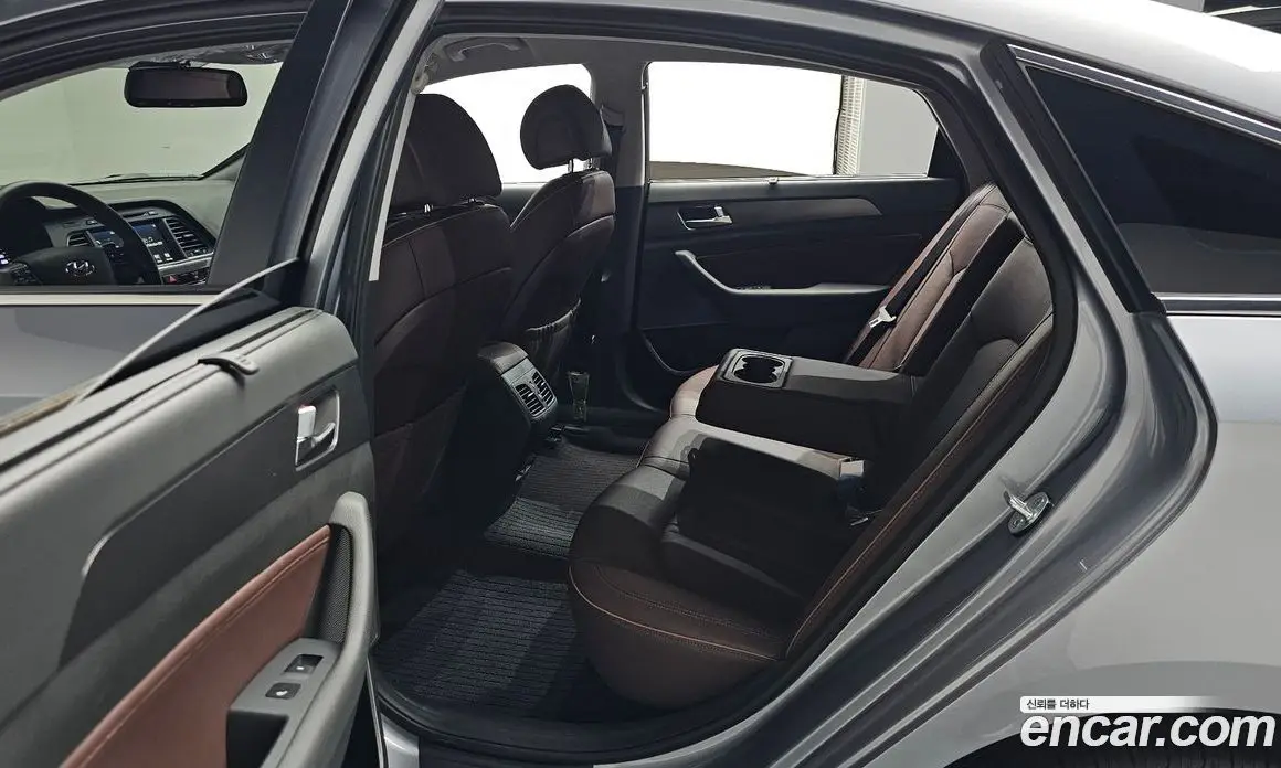 Hyundai Sonata 2017 2.0 автомат (гидро), фото 17