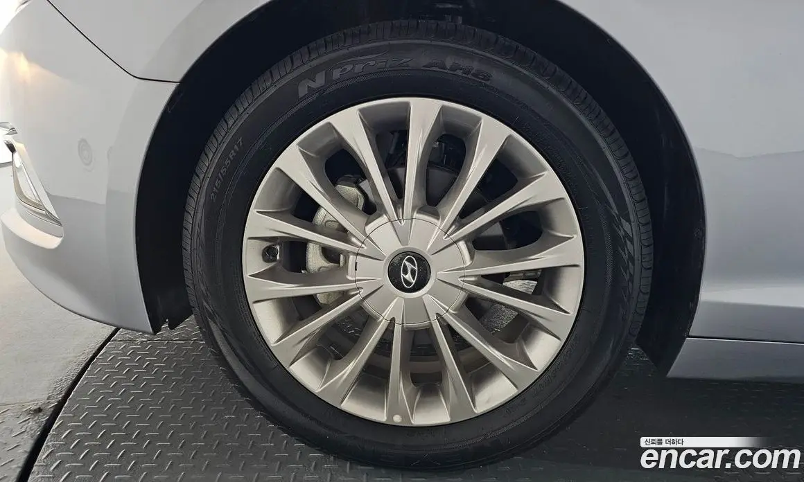 Hyundai Sonata 2017 2.0 автомат (гидро), фото 4