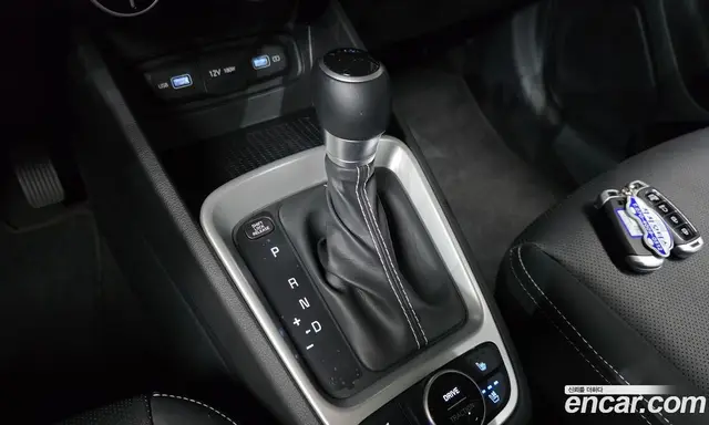 Hyundai Venue 2021 1.6 автомат (гидро), миниатюра 12