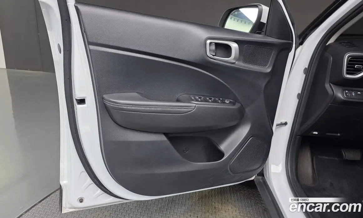 Hyundai Venue 2021 1.6 автомат (гидро), фото 14