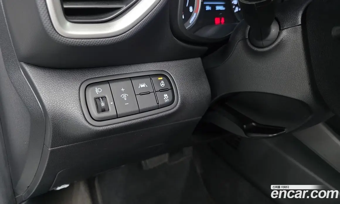 Hyundai Venue 2021 1.6 автомат (гидро), фото 18