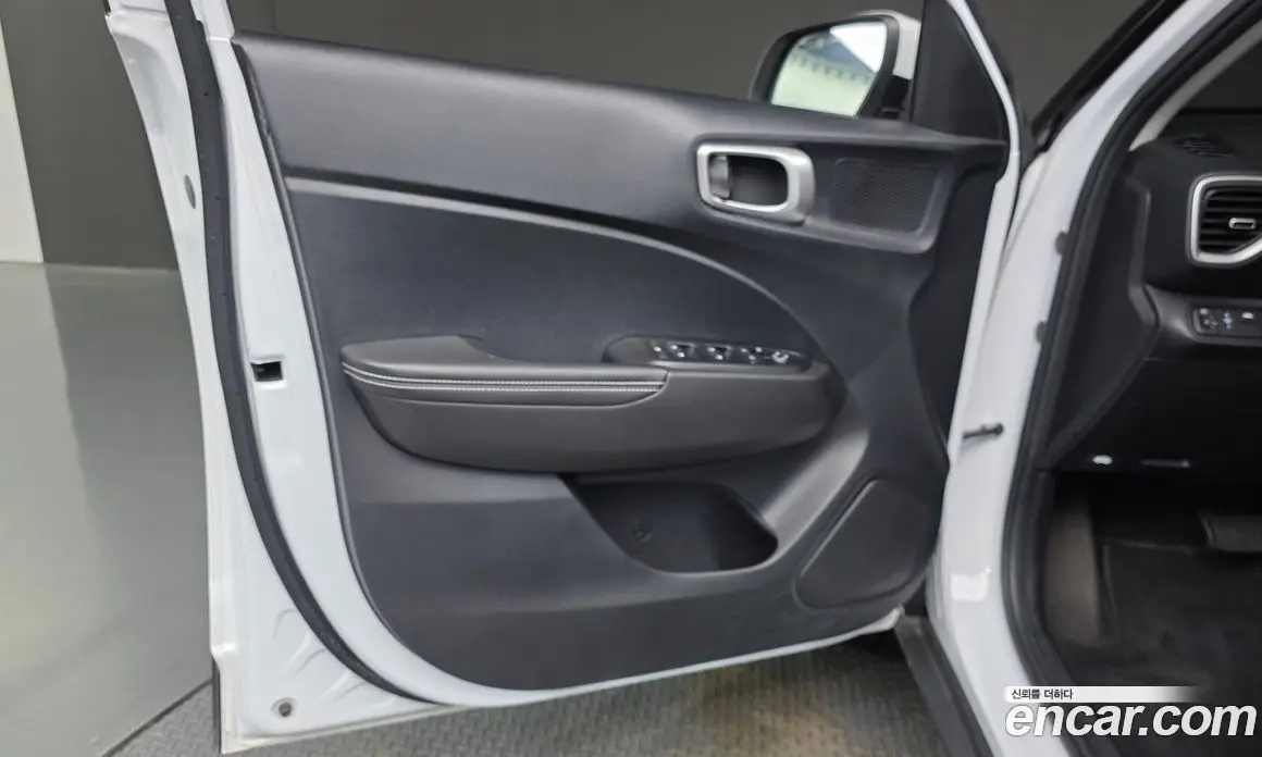 Hyundai Venue 2021 1.6 автомат (гидро), фото 27