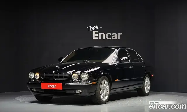 Jaguar XJ-8 2004 3.6 автомат (гидро), миниатюра 1 Jaguar XJ-8 2004 3.6 автомат (гидро), миниатюра 1