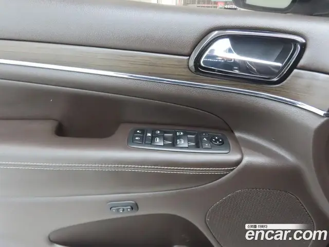 Jeep Cherokee 2019 3.6 автомат (гидро), миниатюра 9