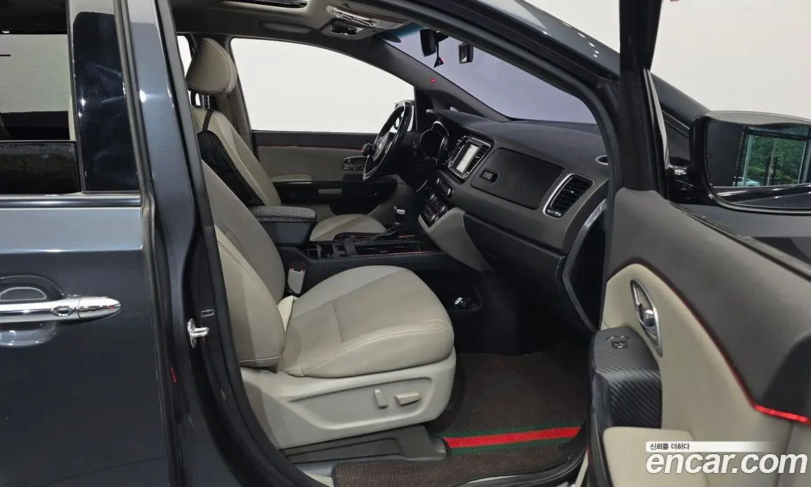 Kia Carnival 2016 2.2 автомат (гидро), фото 11
