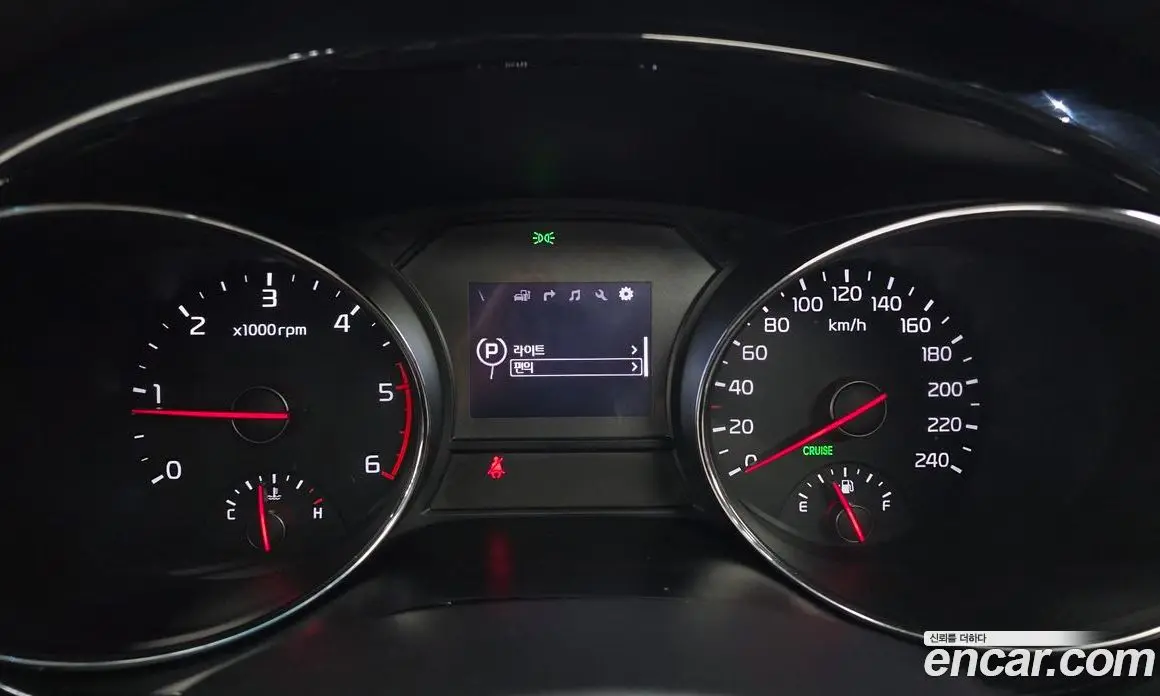 Kia Carnival 2016 2.2 автомат (гидро), фото 8
