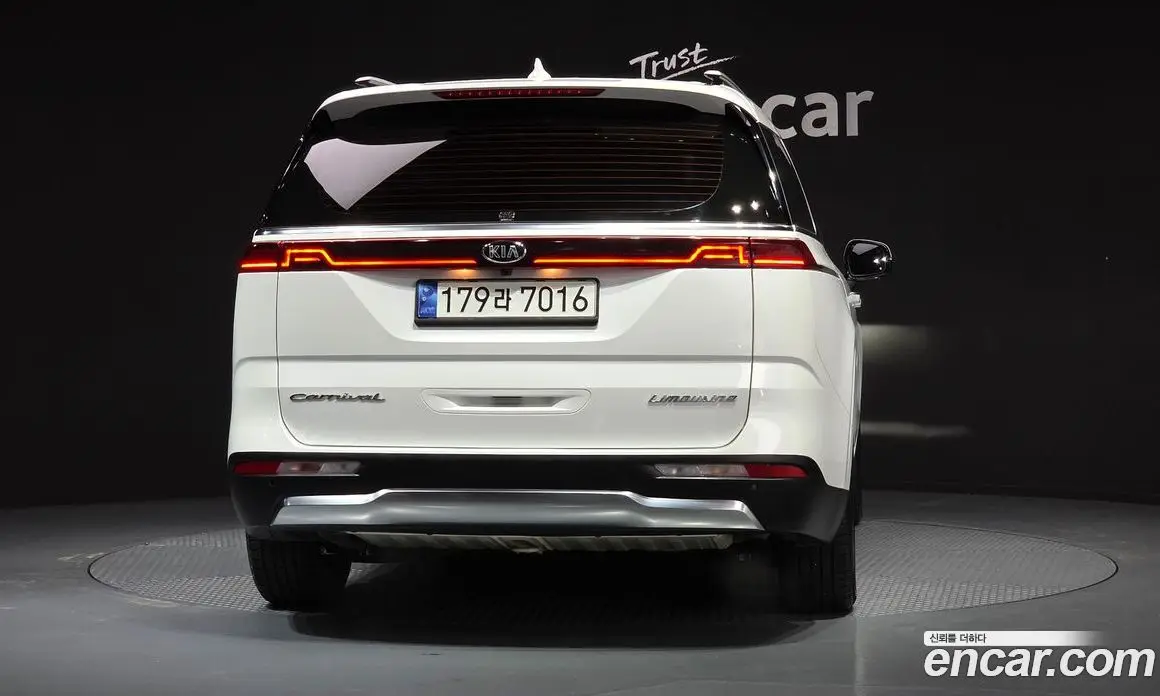 Kia Carnival 2021 3.5 автомат (гидро), фото 4