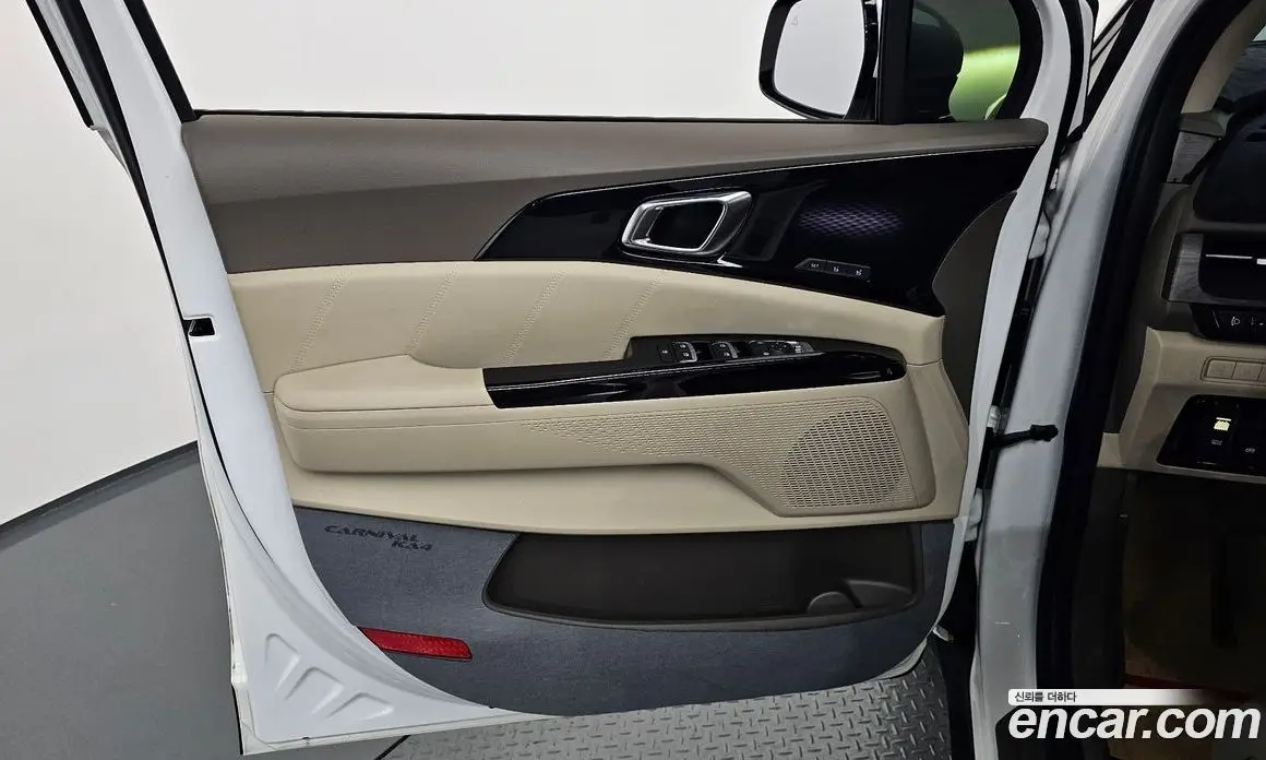 Kia Carnival 2023 3.5 автомат (гидро), фото 14