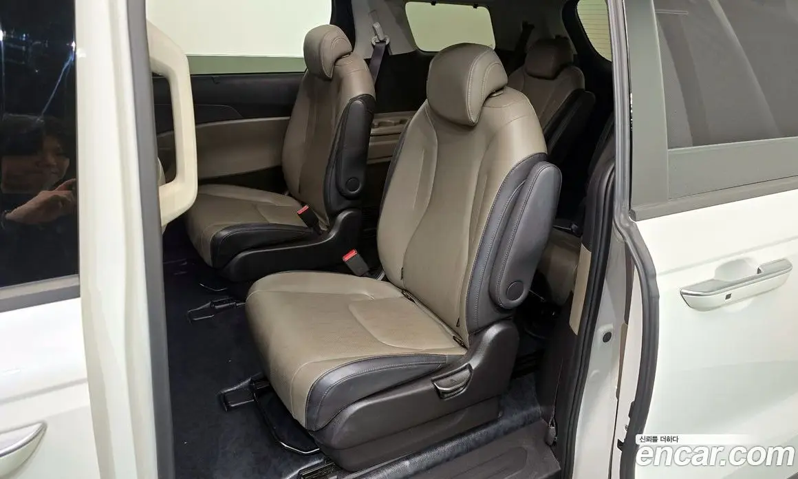 Kia Carnival 2024 1.6 автомат (гидро), фото 12