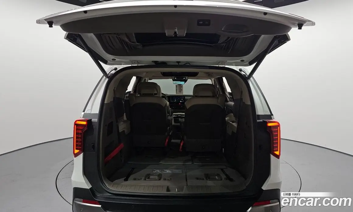 Kia Carnival 2024 1.6 автомат (гидро), фото 20