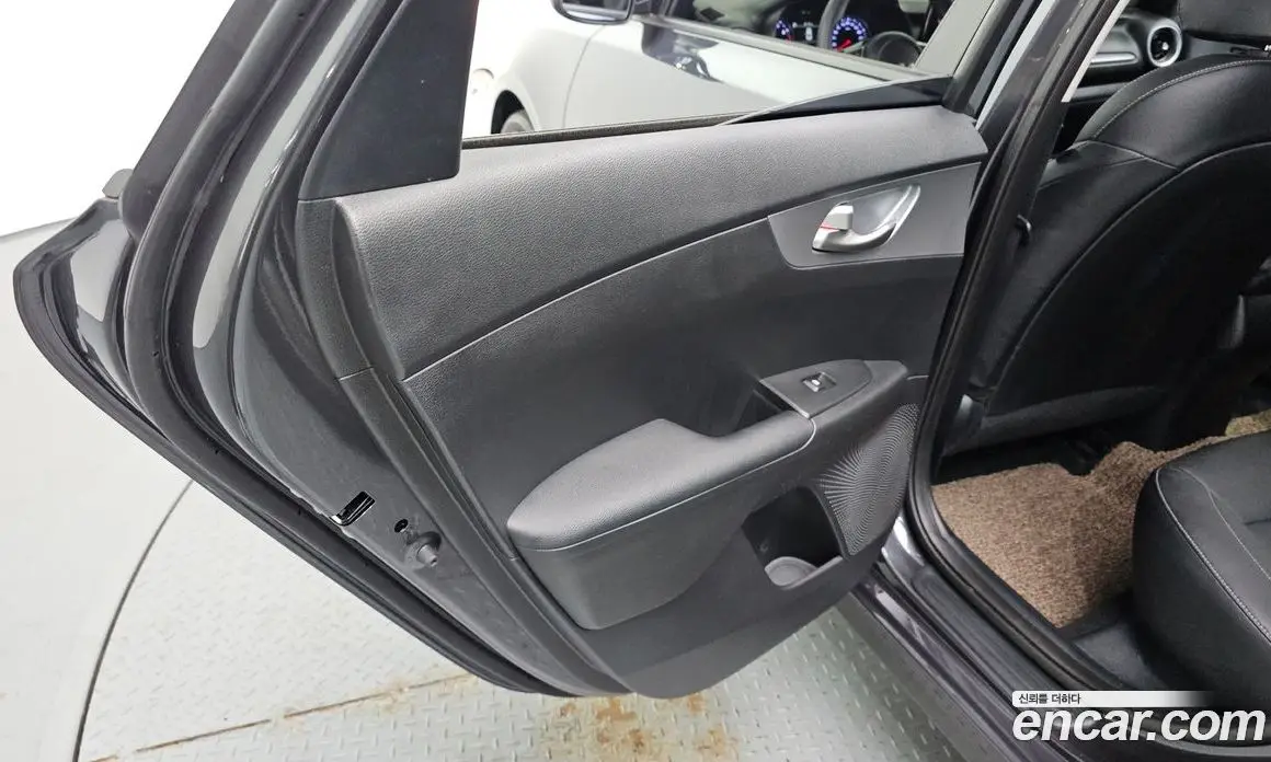 Kia K3 2021 1.6 автомат (гидро), фото 15