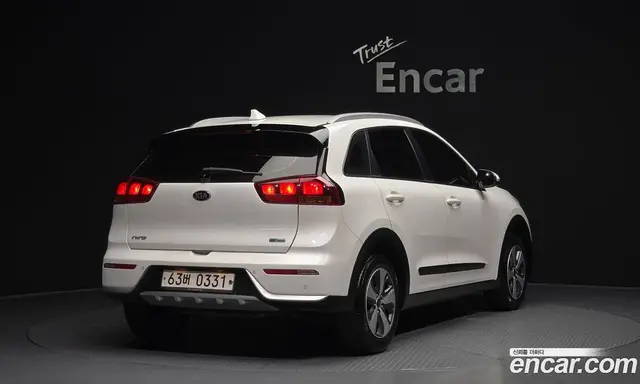 Kia Niro 2016 1.6 автомат (гидро), миниатюра 2