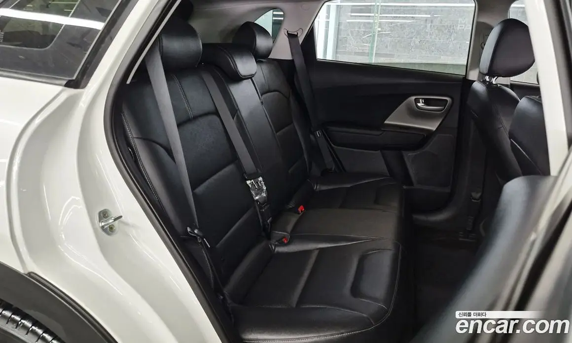 Kia Niro 2016 1.6 автомат (гидро), фото 12