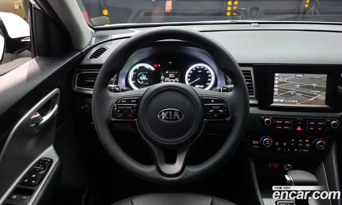 Kia Niro 2016 1.6 автомат (гидро), фото 13