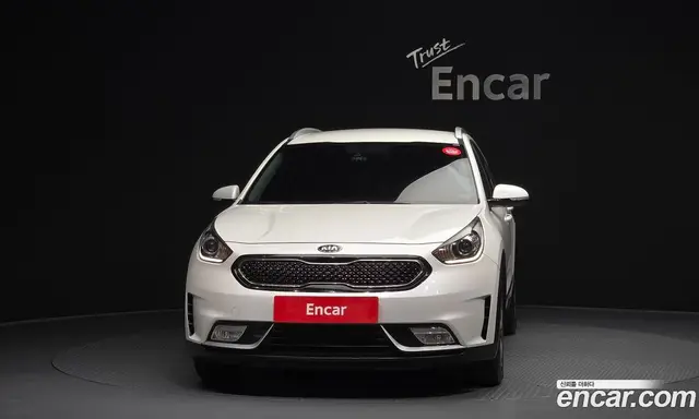 Kia Niro 2016 1.6 автомат (гидро), миниатюра 3