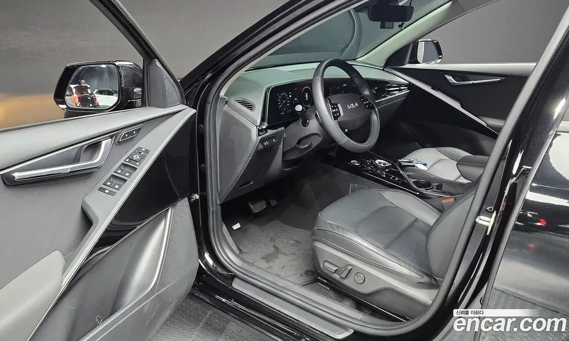 Kia Niro 2023 0.2 автомат (гидро), фото 12
