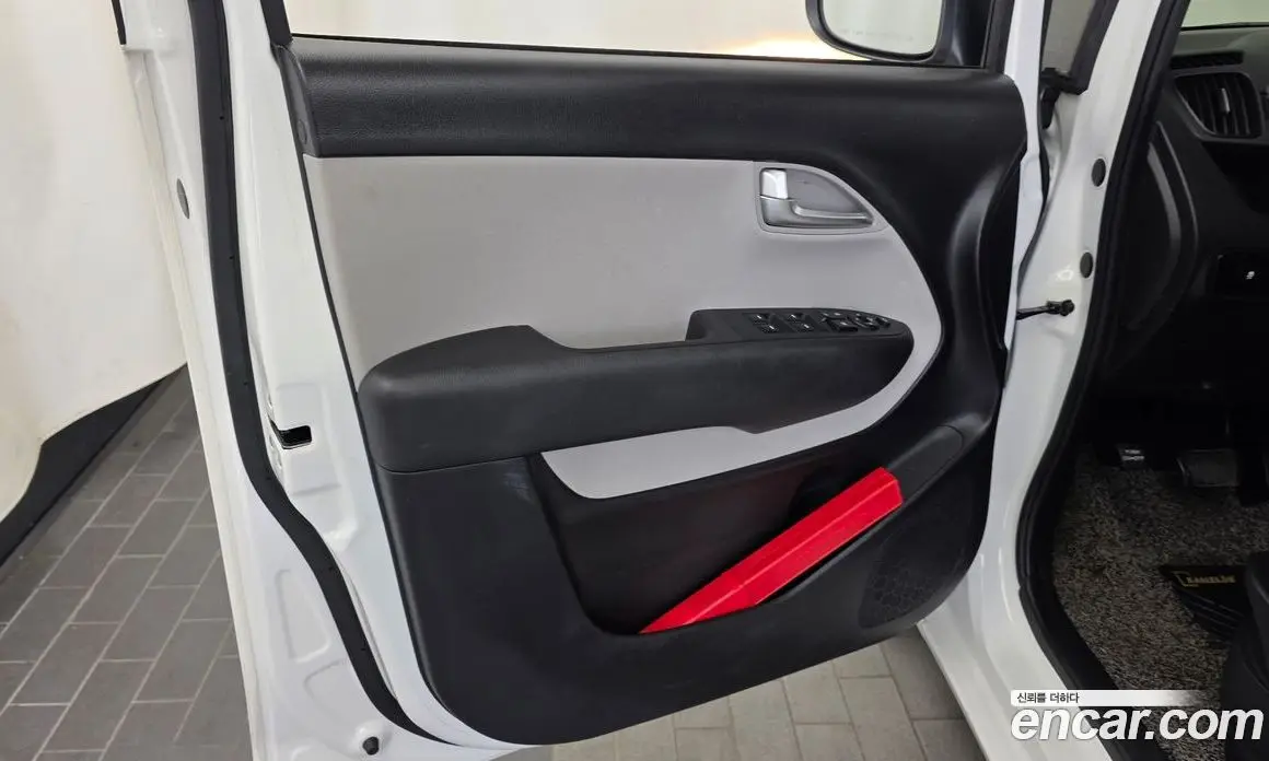 Kia Ray 2022 1.0 автомат (гидро), фото 14