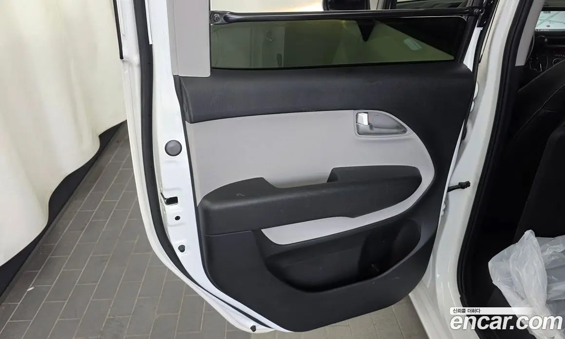 Kia Ray 2022 1.0 автомат (гидро), фото 15