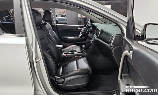 Kia Sportage 2018 1.6 автомат (гидро), миниатюра 10