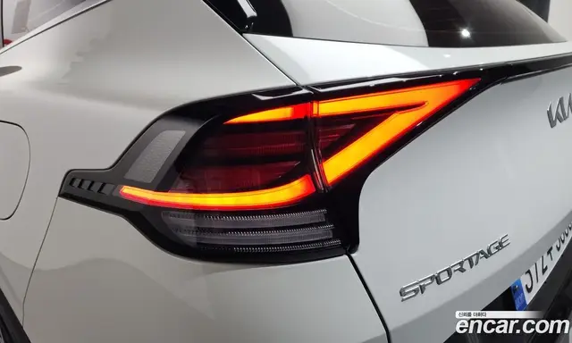 Kia Sportage 2023 1.6 автомат (гидро), миниатюра 9