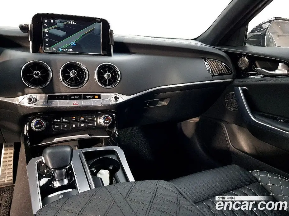 Kia Stinger 2017 2.0 автомат (гидро), фото 10